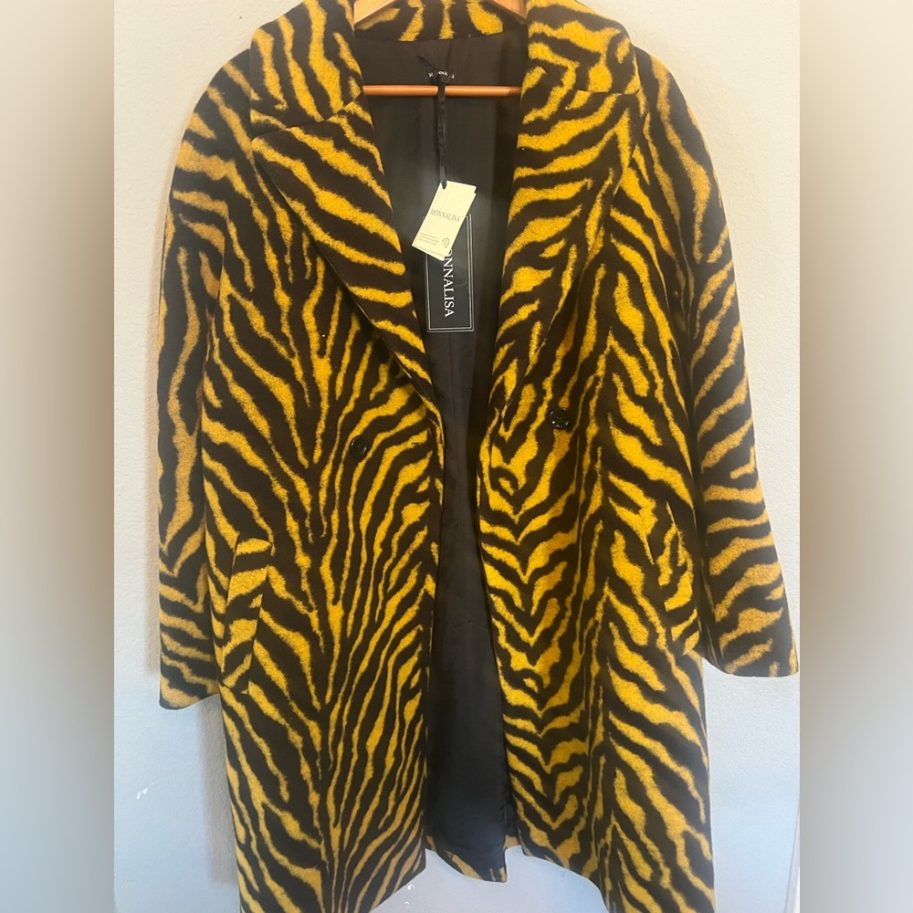 NWT Monnalisa coat size large